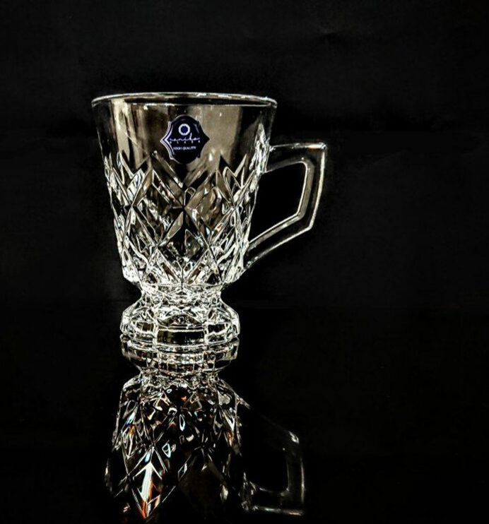 نیم لیوان کارل اونیکس